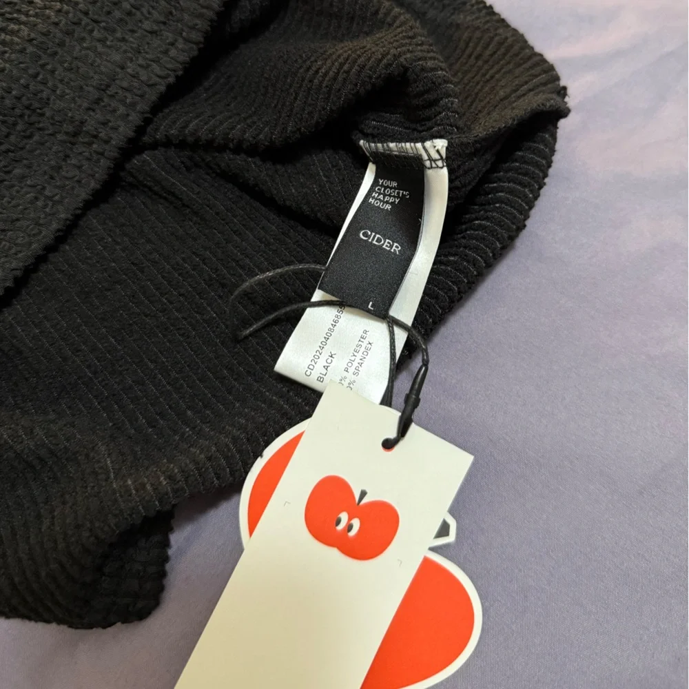 Black Ribbed Set - Picture 8 of 8